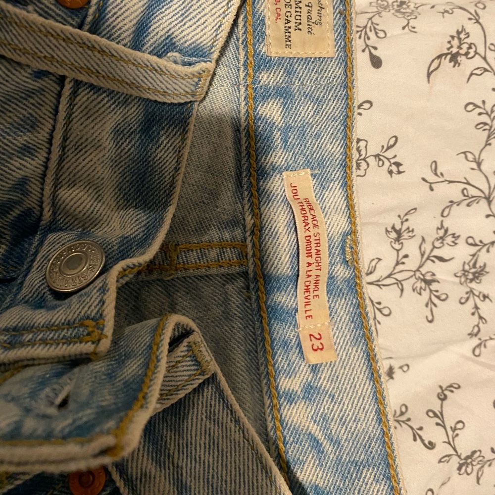 Levi’s Ribcage Straight Jeans - Picture 2 of 4